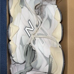 New Balance White and Gray Sneakers